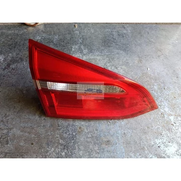 FORD FOCUS III Bal Belső Hátsó Lámpa