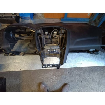 FORD FOCUS III Műszerfal párna, légzsák, övfeszítők