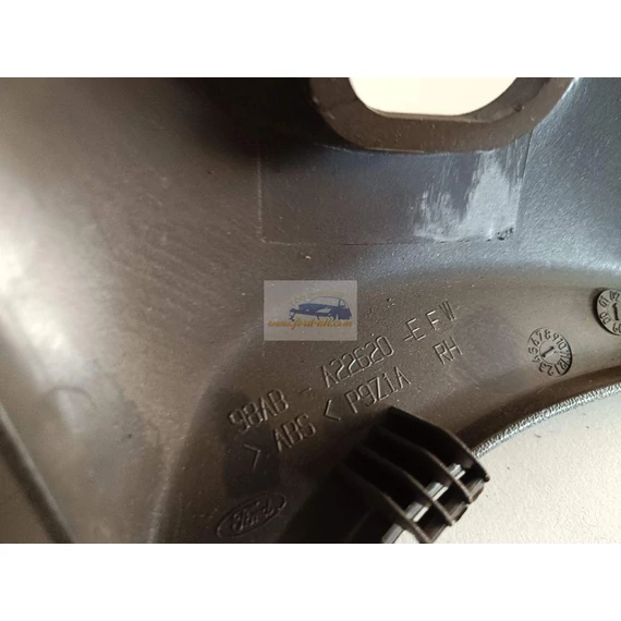 FORD FOCUS I Jobb első Kilincs Burkolat