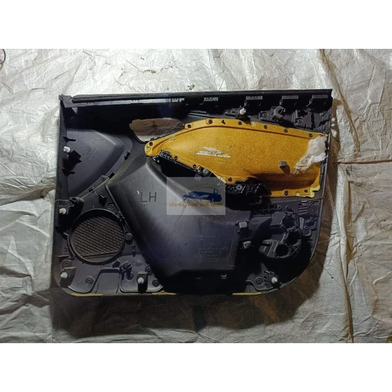 FORD FOCUS III Bal első Ajtó Kárpit