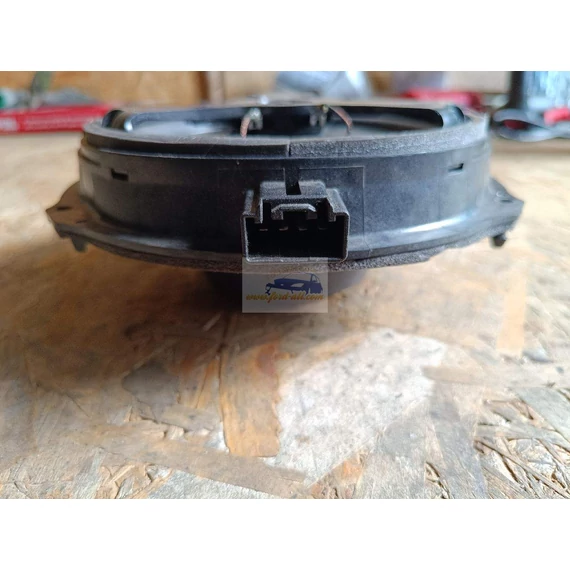 FORD FIESTA VII Bal hátsó Hangszóró