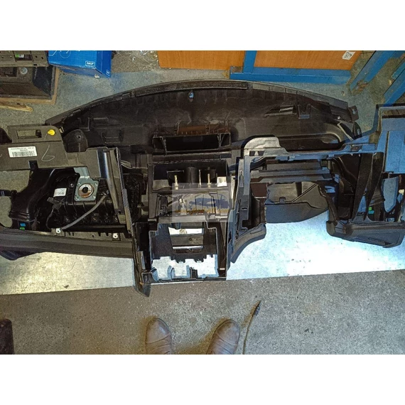 FORD FOCUS III Műszerfal párna, légzsák, övfeszítők