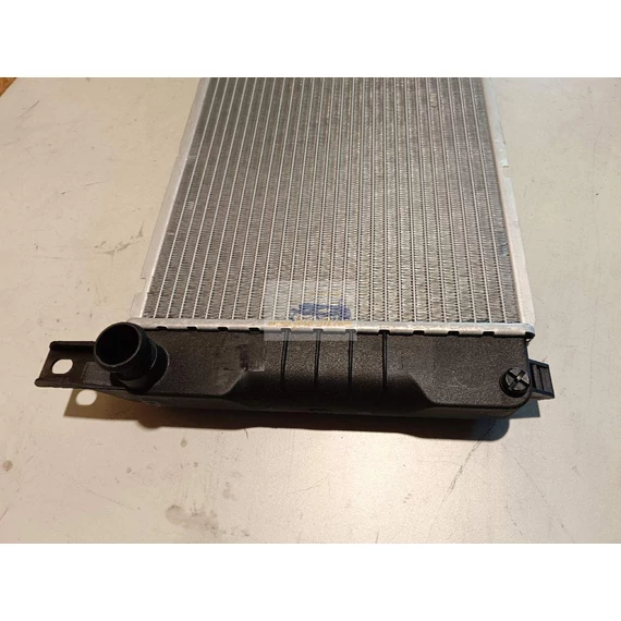 FORD FIESTA III Vízhűtő Radiátor (Nem klímás)