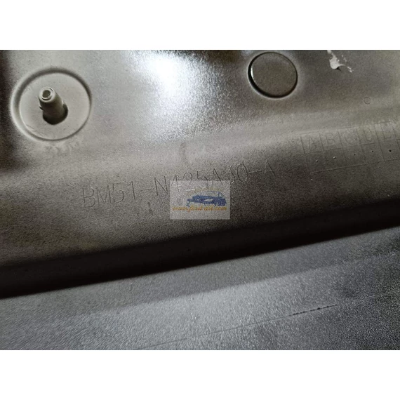 FORD FOCUS III Csomagtérajtó Burkolat Alsó