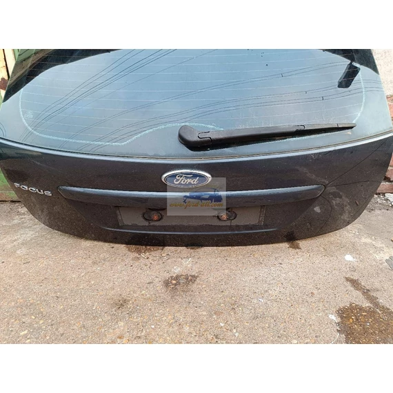 FORD FOCUS II Csomagtérajtó (Részeivel)