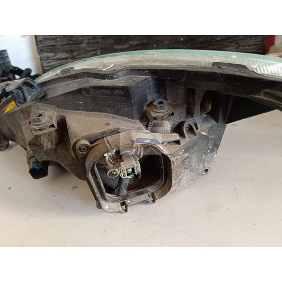 FORD FOCUS I Jobb Fényszóró
