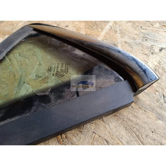 FORD FIESTA VI Bal C Oszlop Oldalablak Üveg
