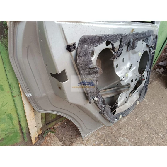 FORD FOCUS I Bal hátsó Ajtó (Üres lemez)