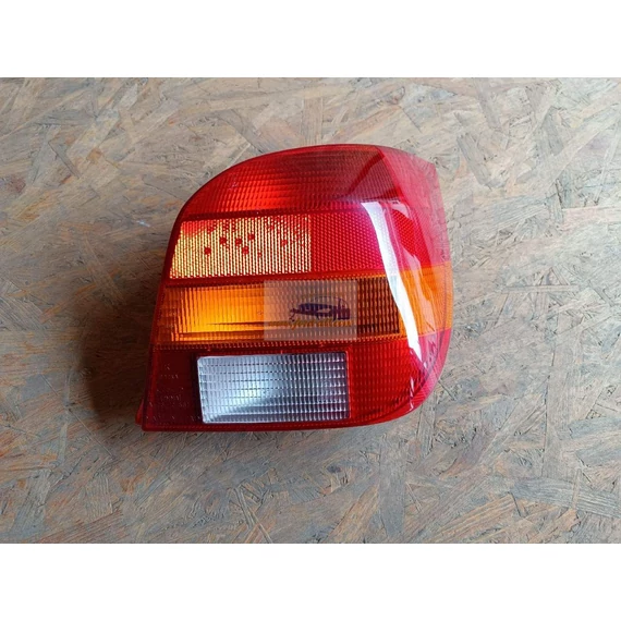 FORD FIESTA III Jobb Hátsó Lámpa