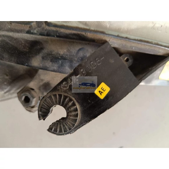 FORD FOCUS I Bal Fényszóró