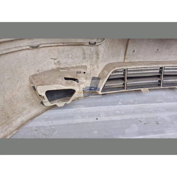 FORD FOCUS I Első Lökhárító (Részeivel)